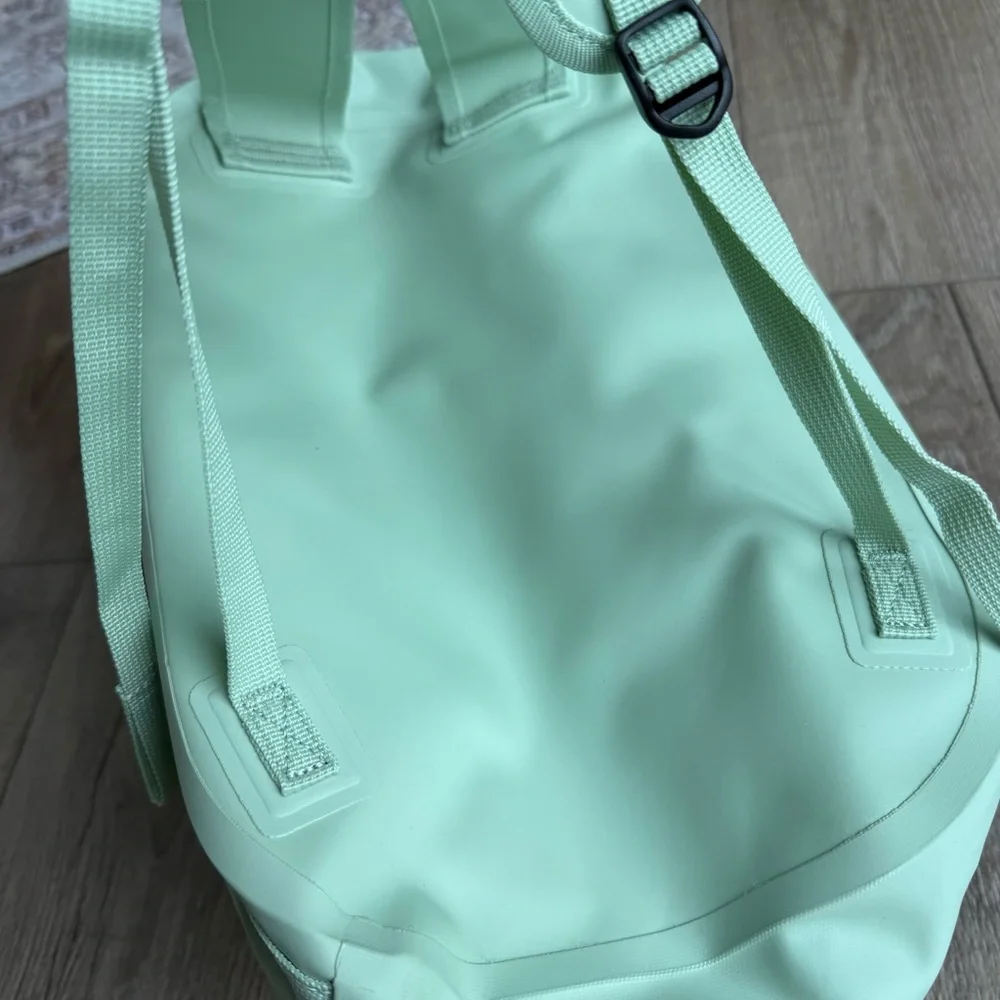 Mission Outdoor NWT Cassi backpack mint green New 18L day pack bag